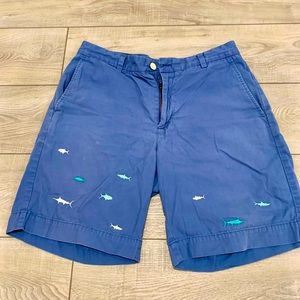 Vineyard Vines Blue Men’s Shorts Size 32 with Fish - Great Shape Rarely Worn